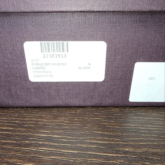 BRAND NEW Valentino Garavani Emerald/ Nero Sky/Bianco